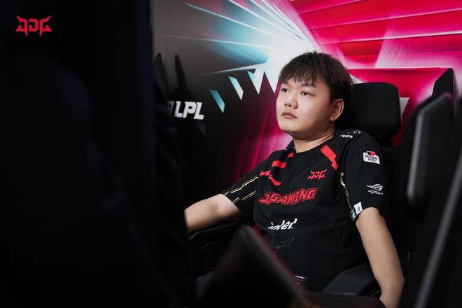 满斗志的姿 满斗志的姿